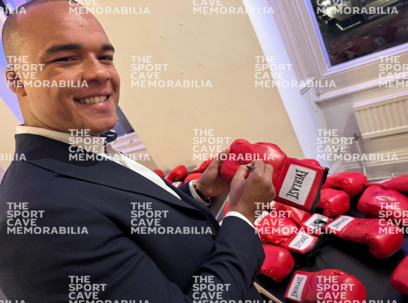 Fabio Wardley Signed Everlast Boxing Glove