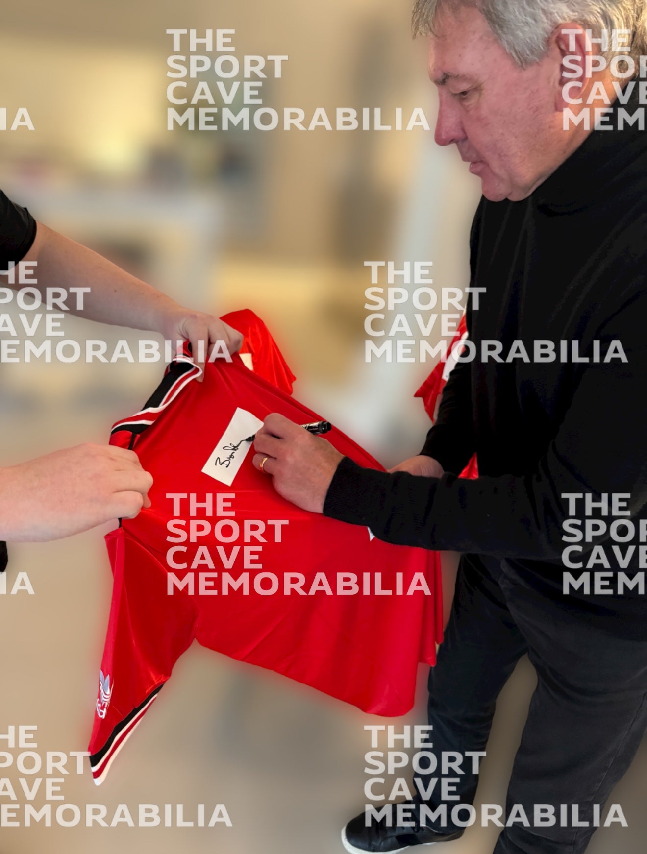 Bryan Robson Signed Manchester United 1985 FA Cup Final Shirt- Deluxe Framed