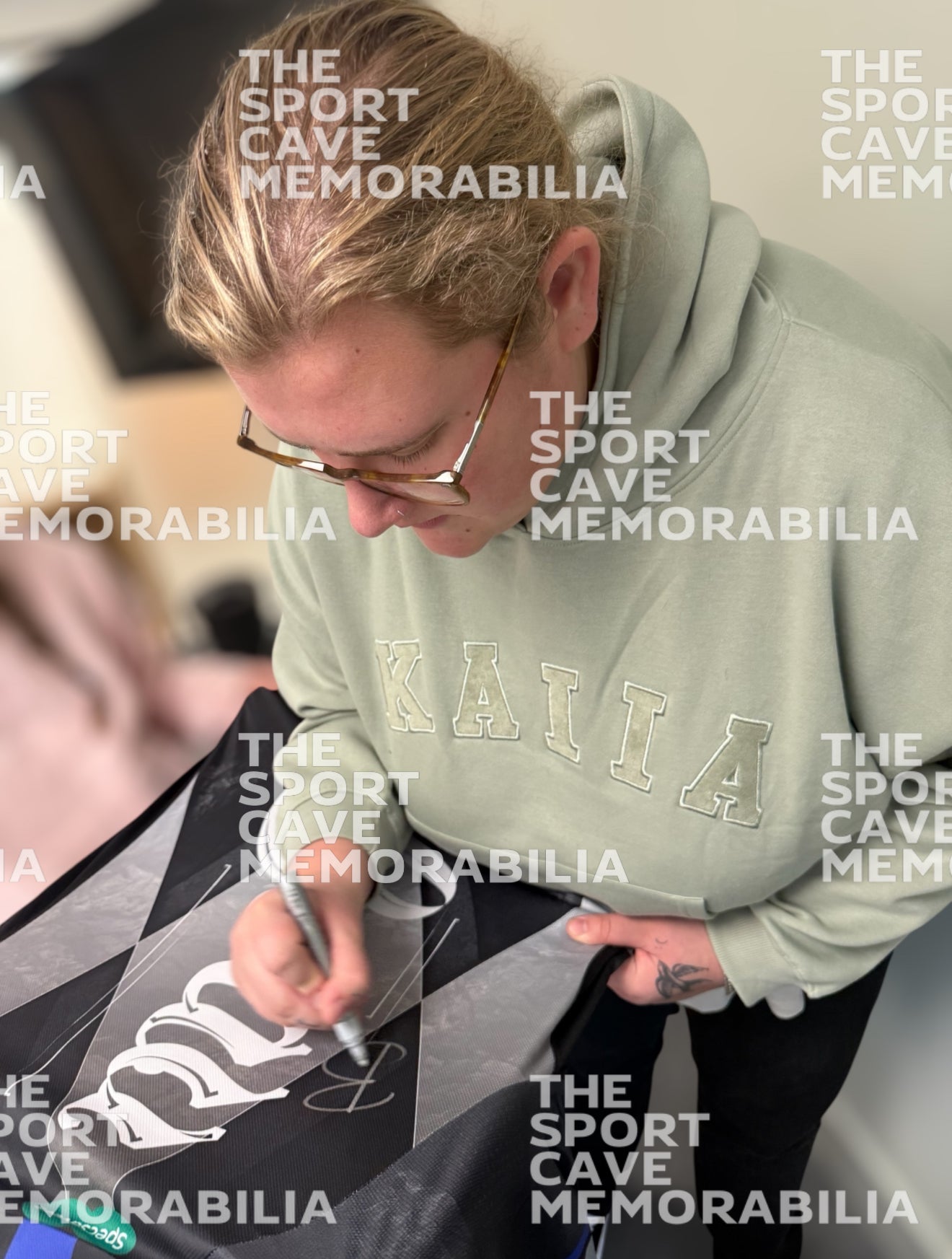 Beau Greaves Rear Signed Official Target Darts Shirt- Deluxe Framed