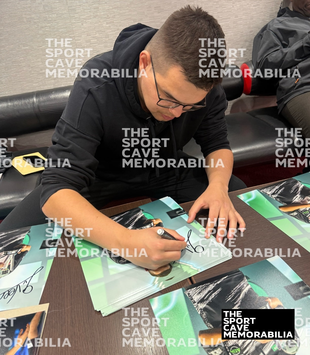 Gian Van Veen Signed 2026 World Championship Finalist Photo- Deluxe Framed