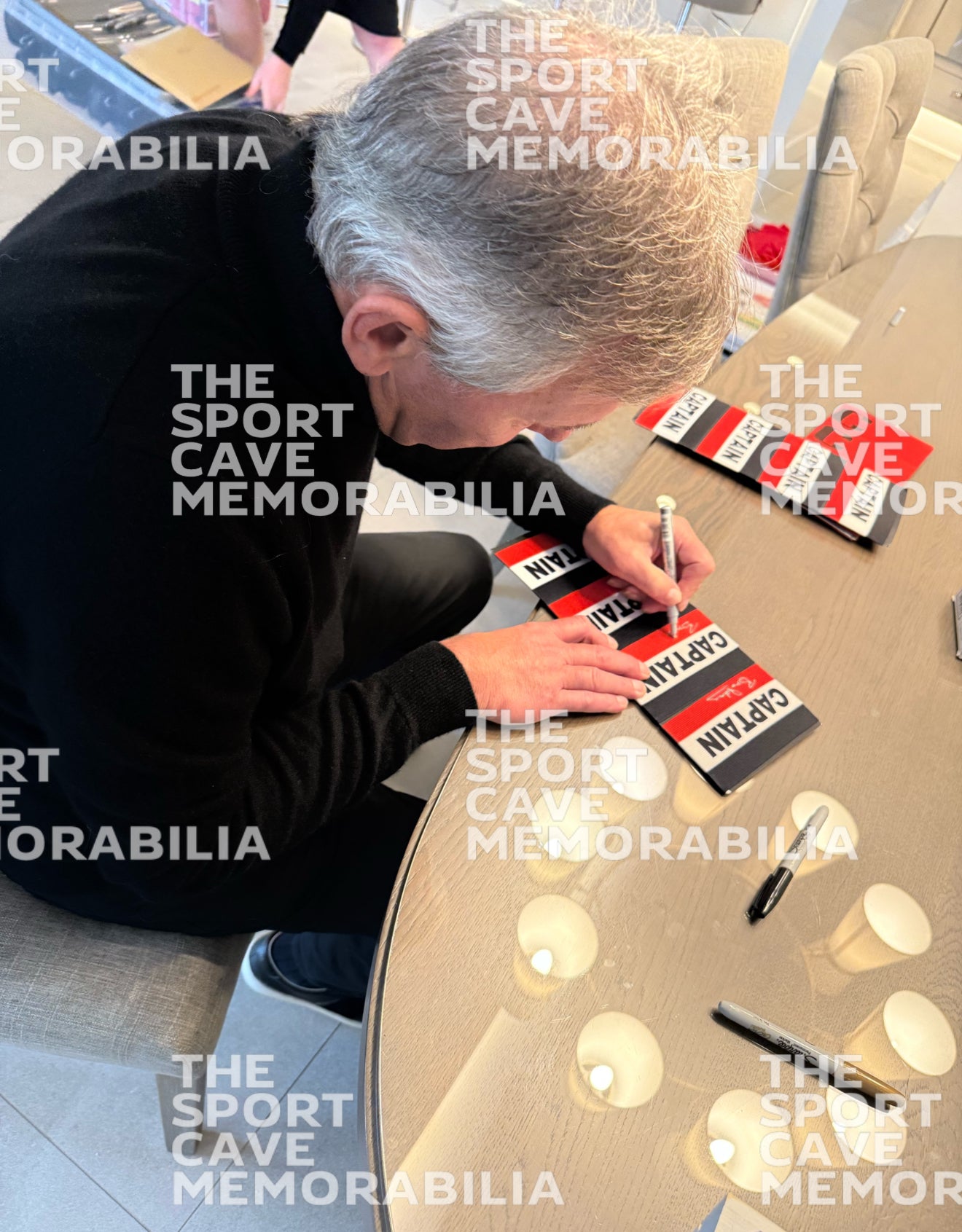 Bryan Robson Signed Captains Armband/ Manchester United- Deluxe Framed