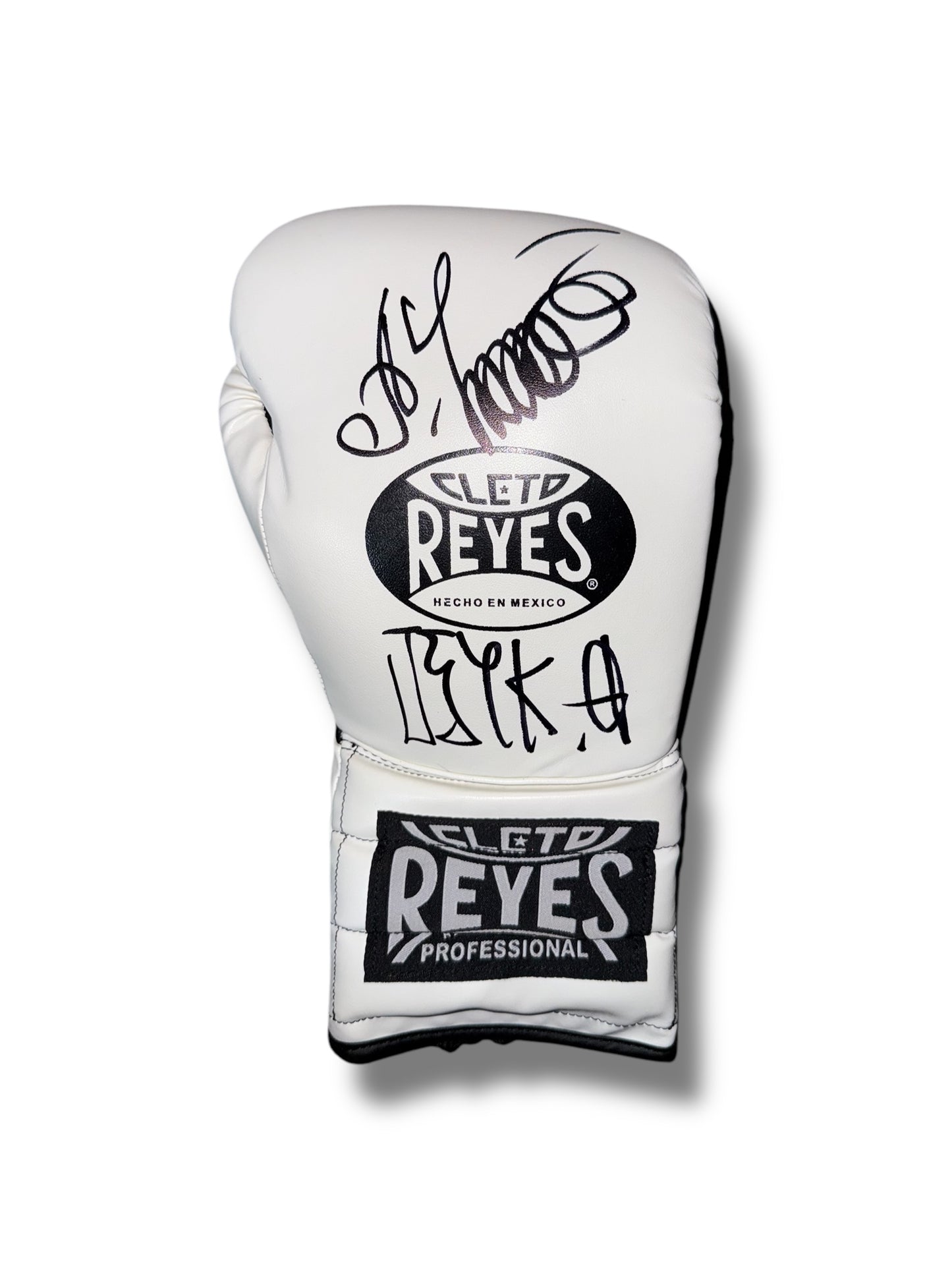 Oleksandr Usyk Signed Reyes Boxing Glove